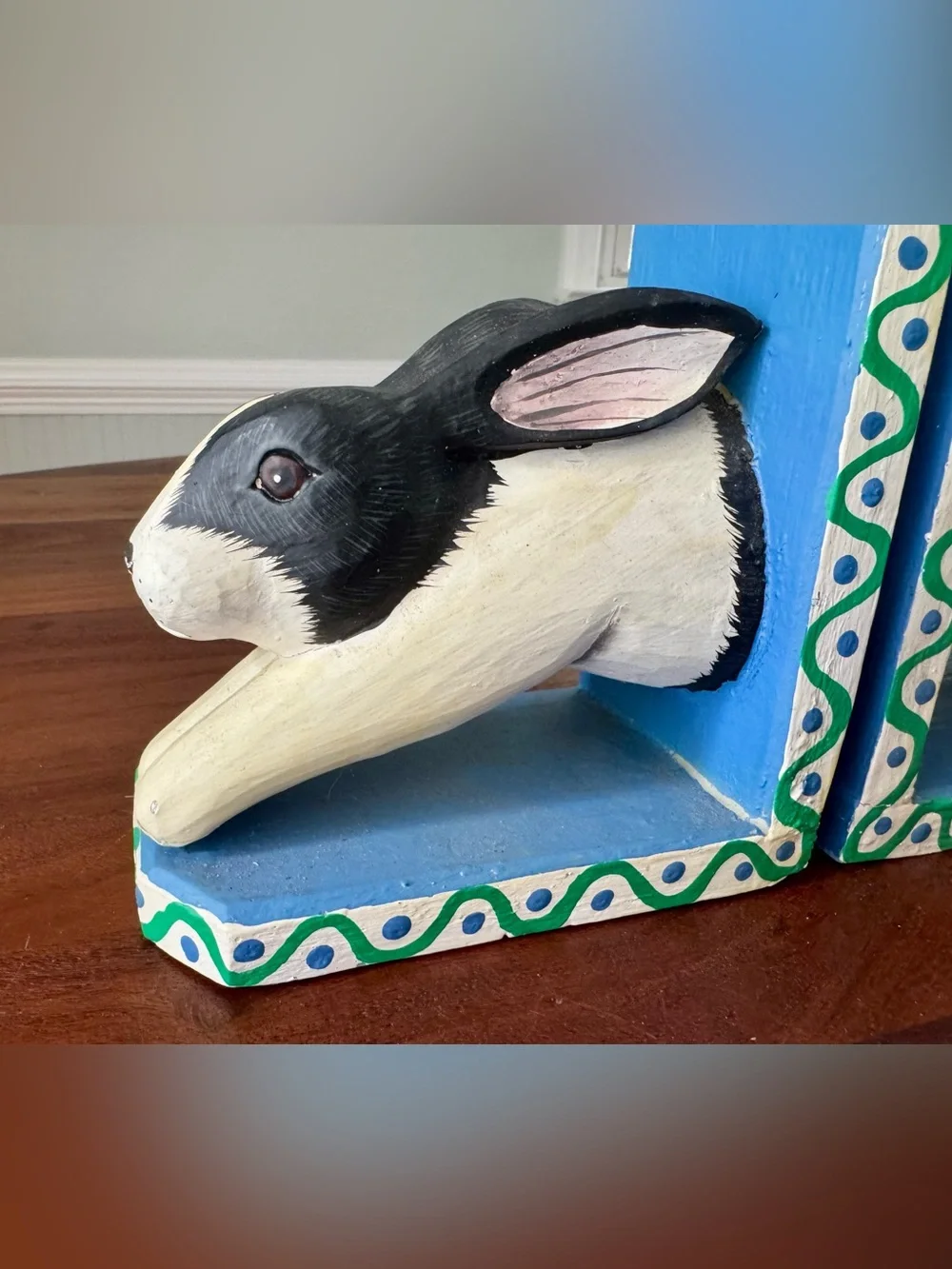 Vintage Wooden Folk Art Bunny Rabbit Bookends Handpainted Pier 1 Whimsical